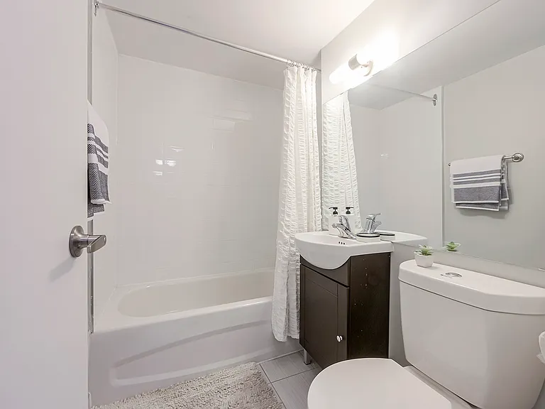 200 Dufferin St #1103 — Photo 3