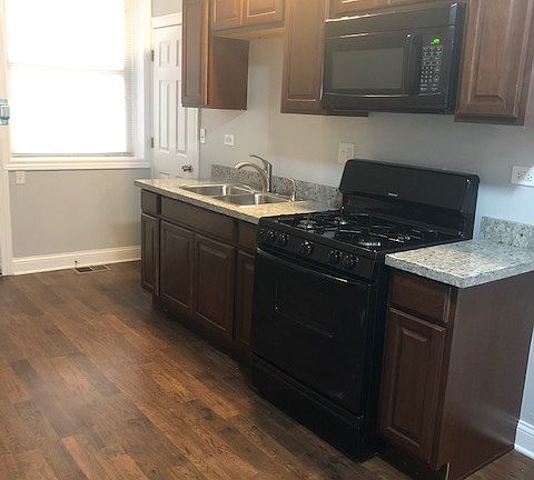 4th image of 1719 E 78th St #1