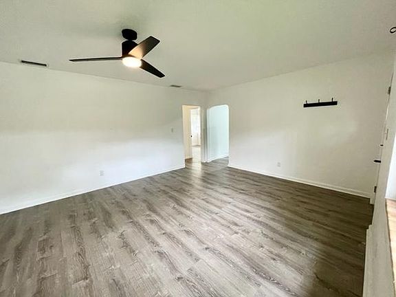 4th image of 601 E Amelia St #603