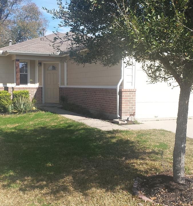 2nd image of 9227 Shaded Pines Dr