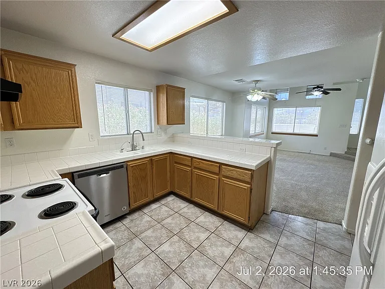 1025 Allure Dr — Photo 8