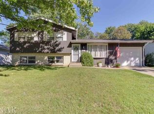 112 Greenleaf Dr, Bloomington, IL 61704
