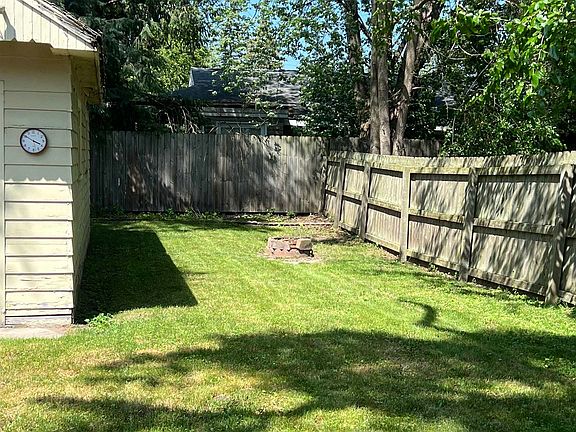 3rd image of 207 Coolidge Dr