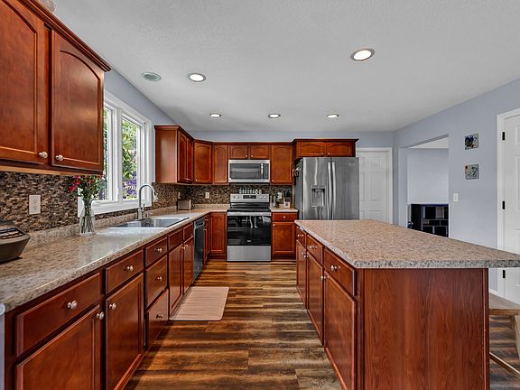 4th image of 8897 Connemara Ln