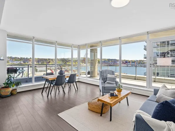 15 Kings Wharf Pl #402, Halifax, NS B2Y 0C2