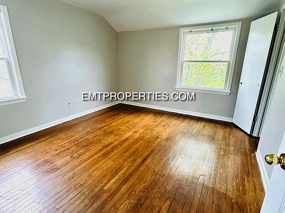3rd image of 2389 E 37th St