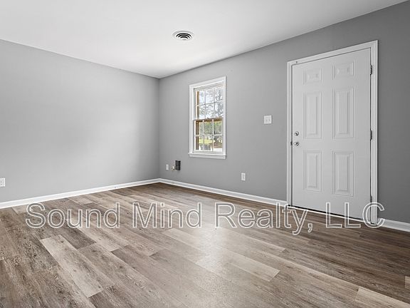 4th image of 2600 Mallard Ct