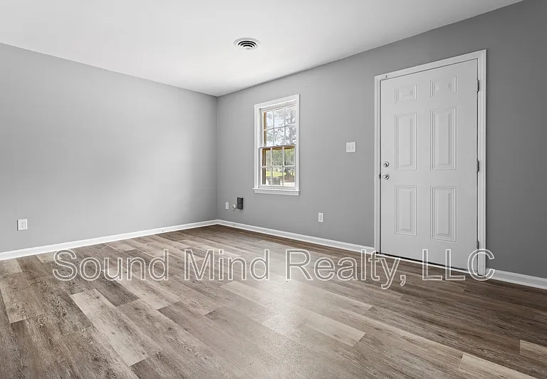 2600 Mallard Ct — Photo 4