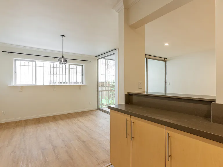 1539 N Laurel Ave #103 — Photo 10