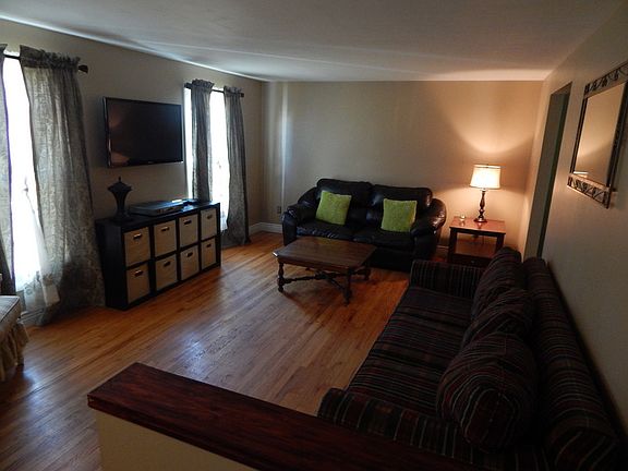 3rd image of 212 Woodbury Dr