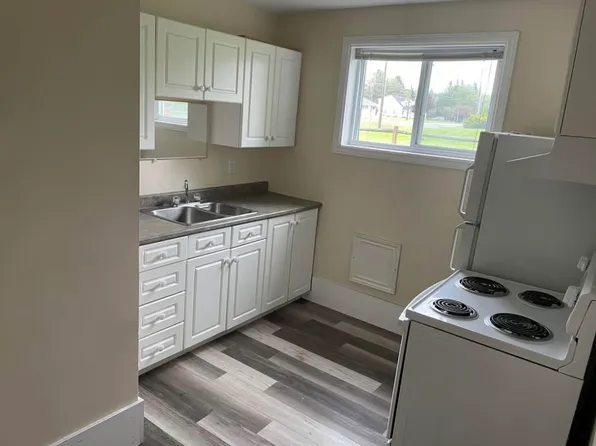 770 Riverside Dr APT 5, Fredericton, NB E3A 8C3