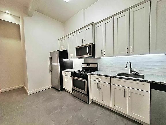5th image of 330 W 86th St #5
