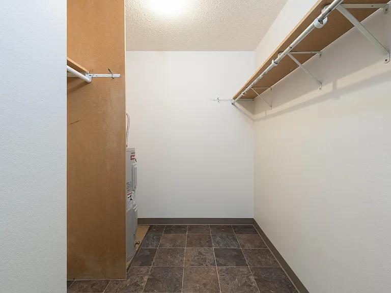 Bradbury Apartments — Photo 6