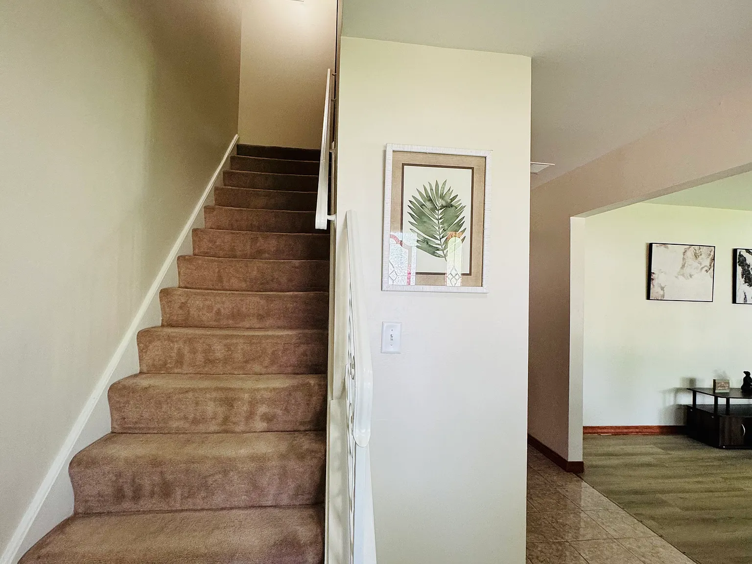 7 bed, 2266 sqft, $875 — Photo 4