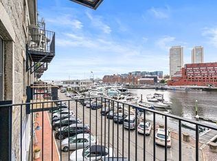 39 Commercial Wharf APT 3, Boston, MA 02110