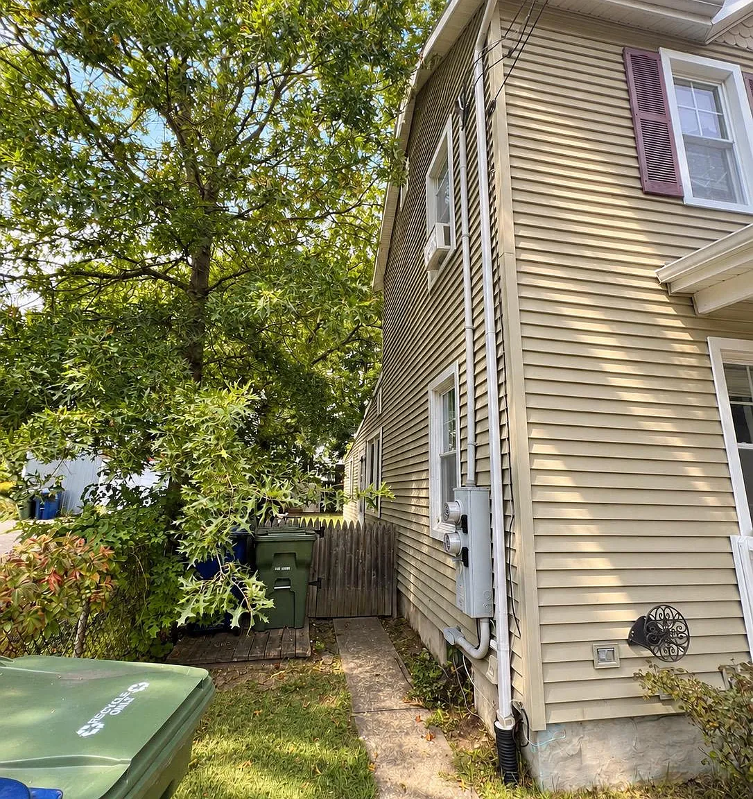 2 bed, 1.0 bath, 1578 sqft, $2,200 — Photo 3