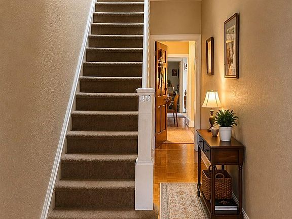2nd image of 127 E 52nd Street