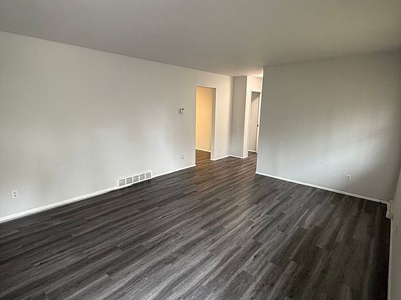 3rd image of 136-138 S Berkley St #8851D2109
