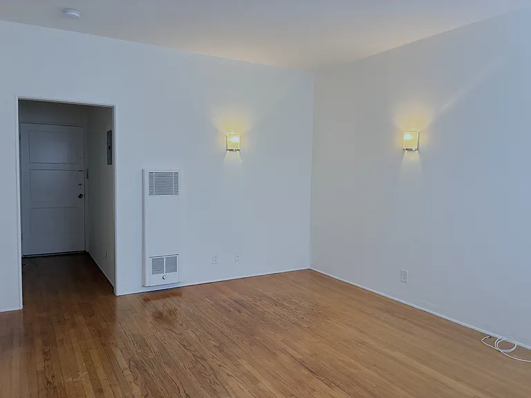 215 W Lomita Ave #11 — Photo 11