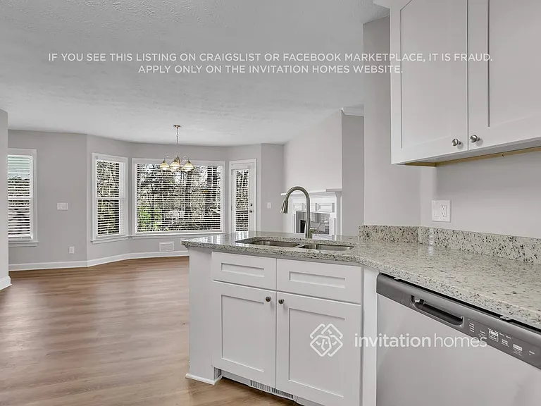 1810 Collines Ave SW — Photo 9
