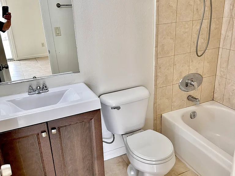 220 Oswego Ave #6 — Photo 7