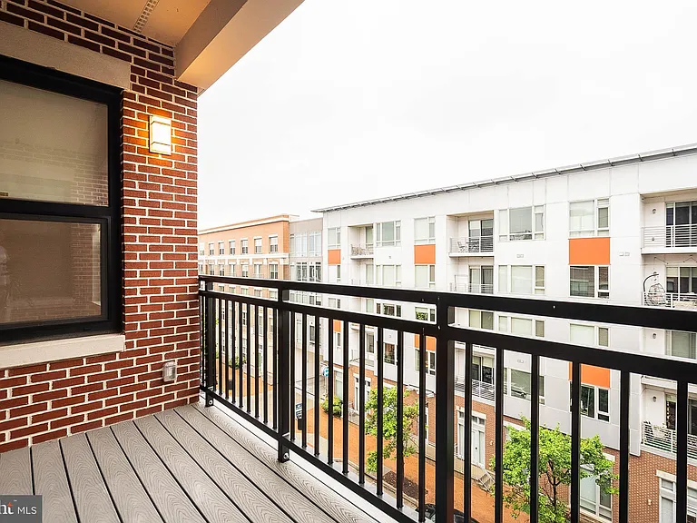 701 Swann Ave #503 — Photo 32