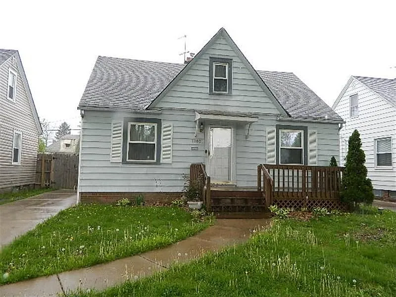 12001 Kensington Ave photo 1