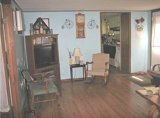 4th image of 20 Oakwood Dr