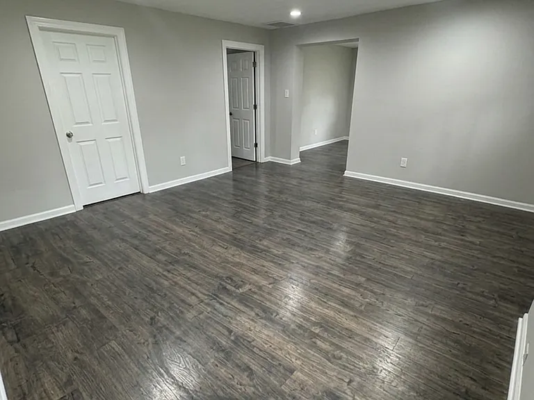 1061 Amelia St — Photo 10