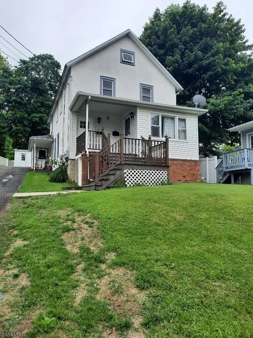 2 bed, 1.0 bath, $1,900 — Photo 2