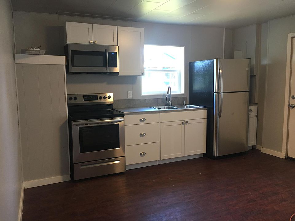 2nd image of 1511 264th Pl APT 3