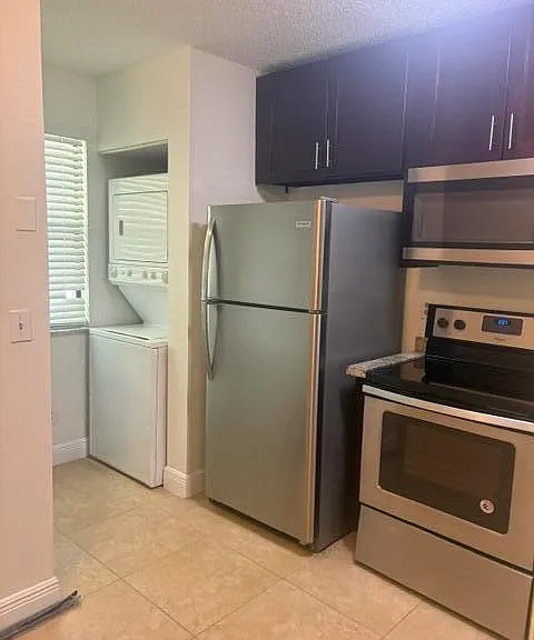 11524 NW 45th St — Photo 10