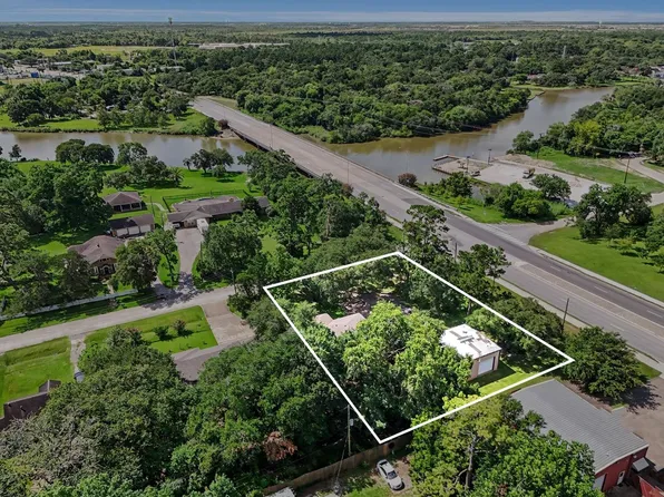 2917 48th St, Dickinson, TX 77539