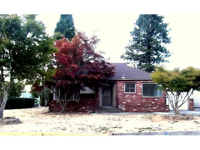 1205 NE 9th Ave photo 1