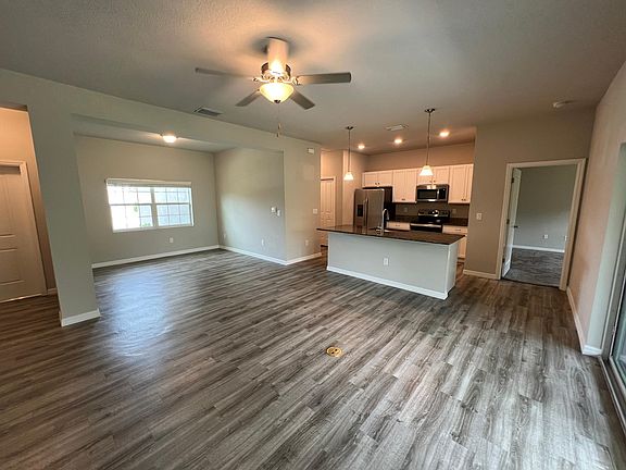 5th image of 4428 Larkspur Ct