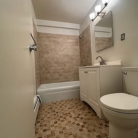 Fairleigh Arms Apt 2I bathroom