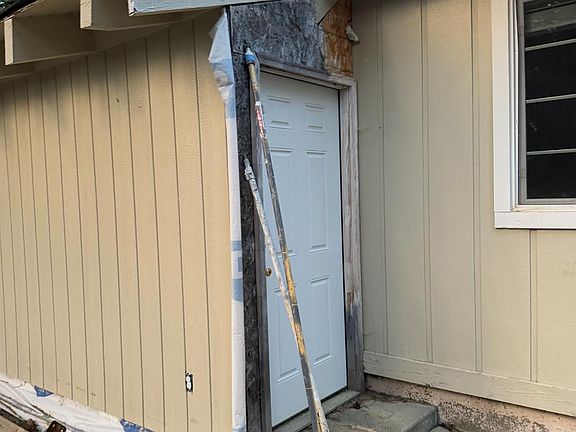 5th image of 2588 Blitzen Rd