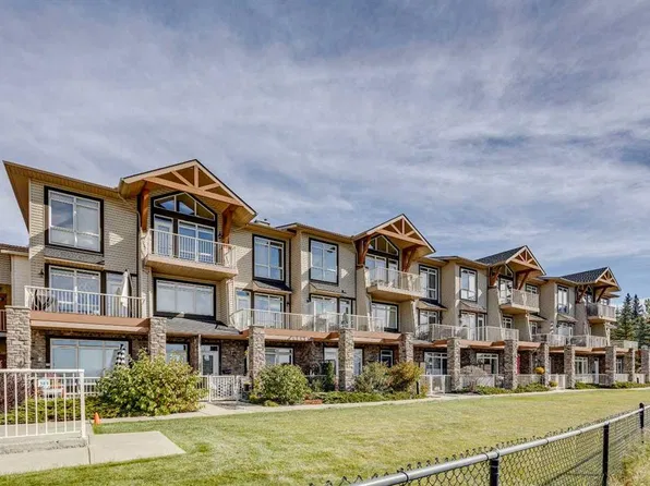 181 NE Rockyledge Vw NW #17, Calgary, AB T3G 6B1