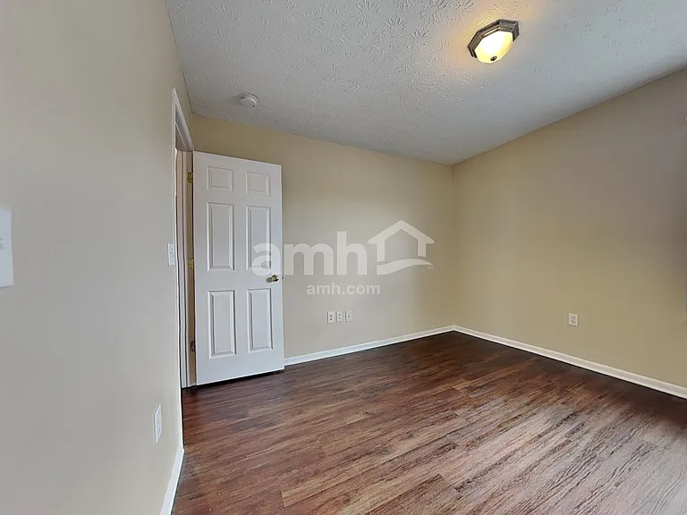 918 Kreider Ct — Photo 14