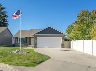 520 S McKee St, Greenacres, WA 99016