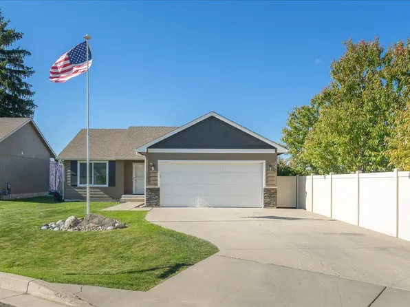 520 S McKee St, Greenacres, WA 99016