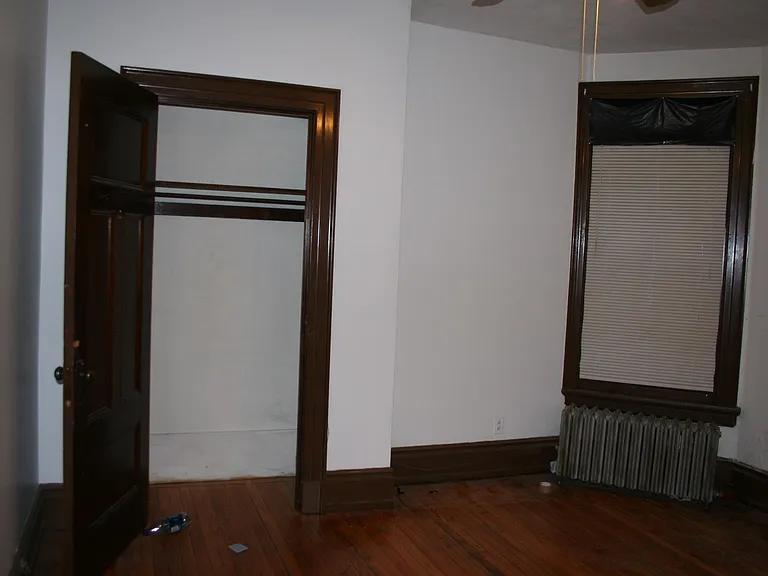 229 S Plymouth Ave — Photo 8