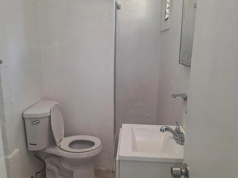 3007 NW 59th St #5 — Photo 7
