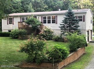 126 Galahad Rd, Greeley, PA 18425