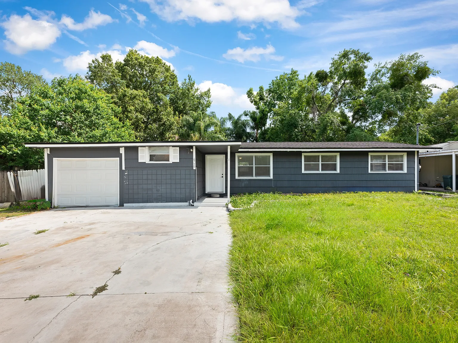 6750 Snow White Dr — Photo 1