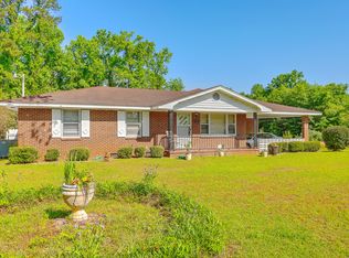 1131 Hickory St, Saint Stephen, SC 29479