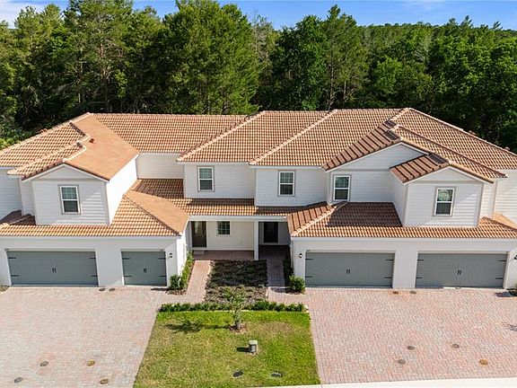 3rd image of 567 BAY LEAF DRIVE