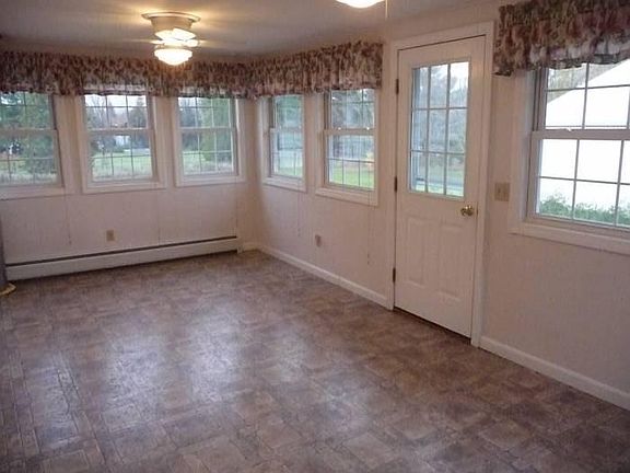 3-season room off DR