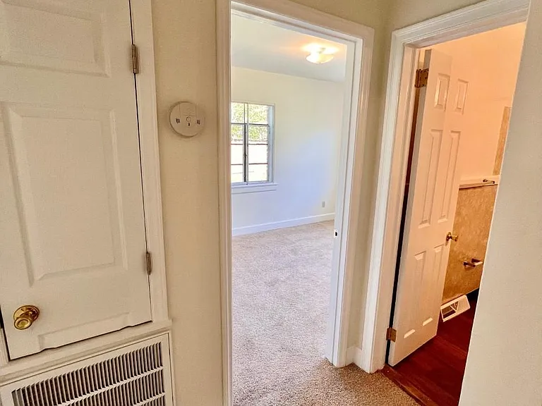 312 Elmhurst Rd — Photo 7