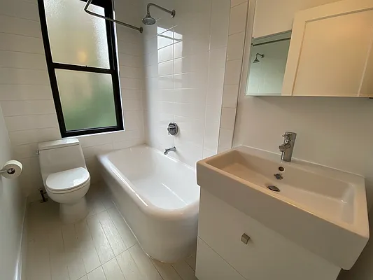 Rented by Stonehenge NYC LLC | media 18